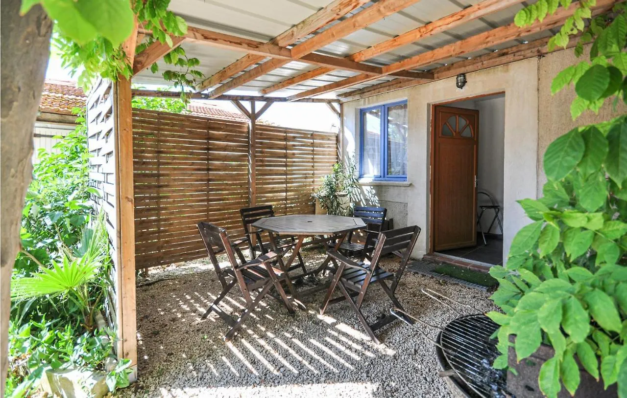 Nice Apartment In Six Fours Les Plages With Wifi Six-Fours-les-Plages